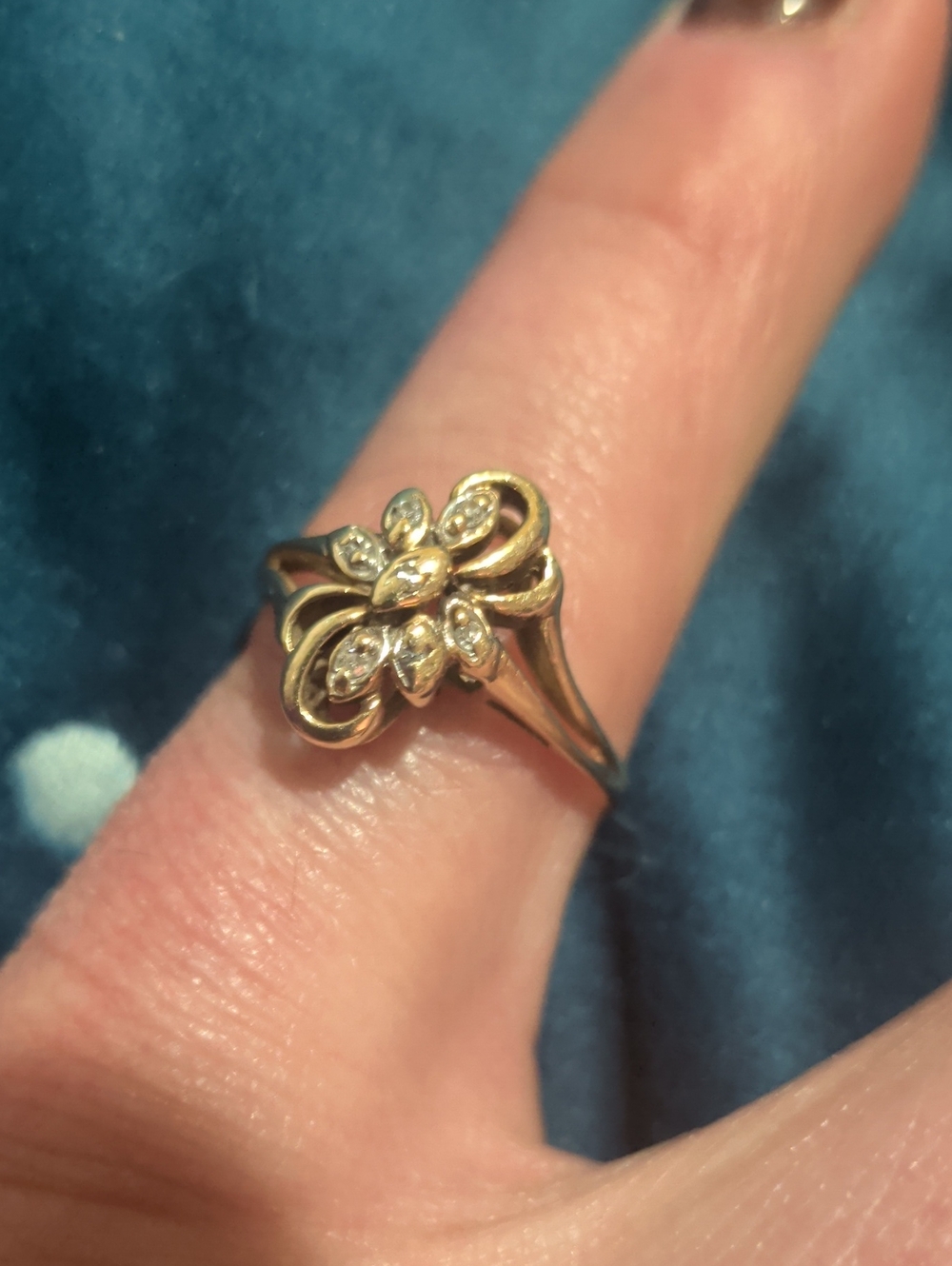 Antique 10K Yellow Gold Butterfly Filigree Ring with Diamond Accents (1.98g)